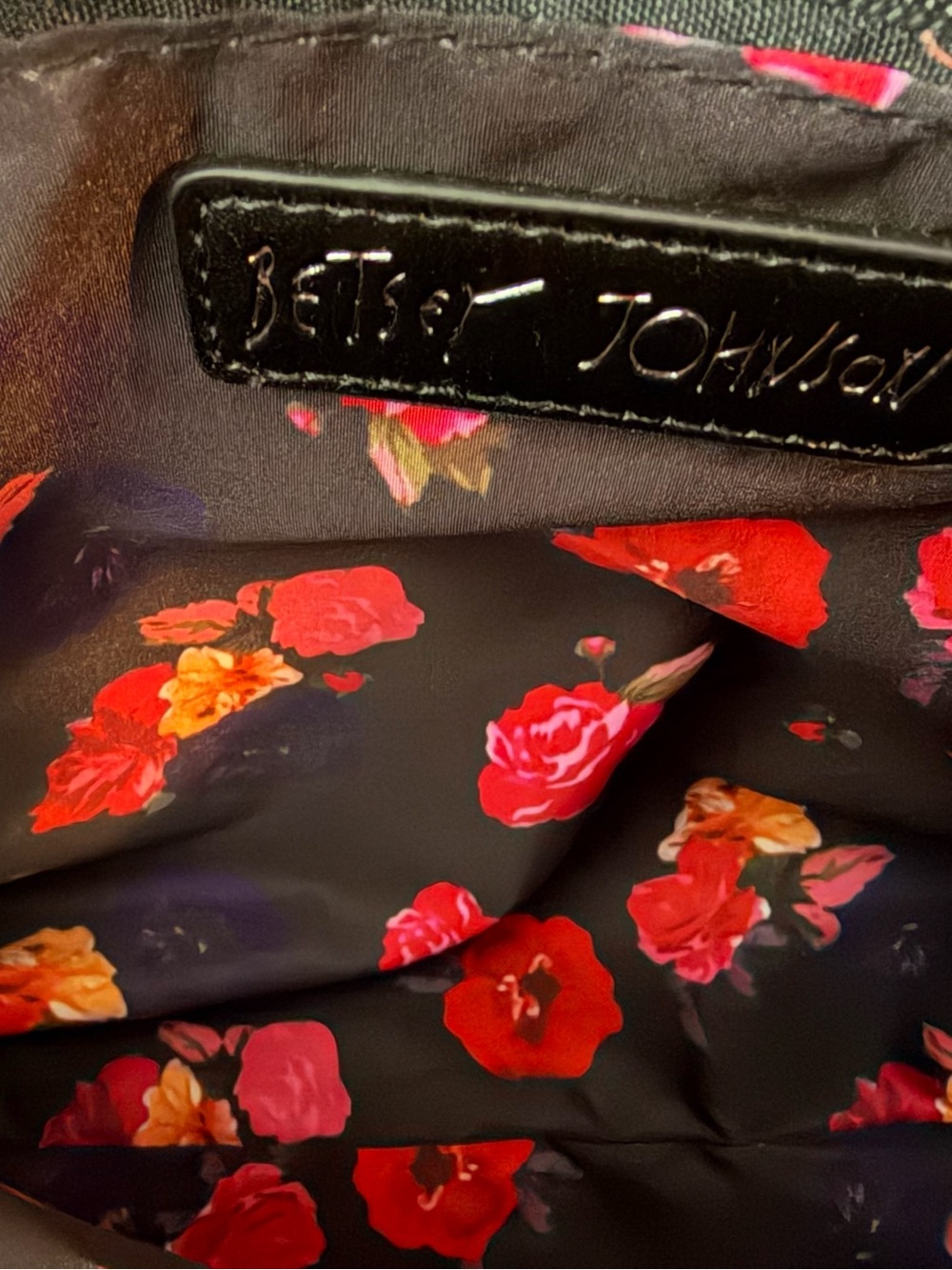 Betsey Johnson Black Floral Accent Tote with Pouch NWT - Picture 6 of 6